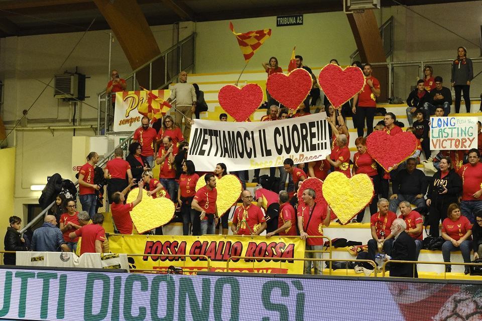 Volley – Attesa ed entusiasmo per la partita al PalaValentia: Vibo scalda i motori