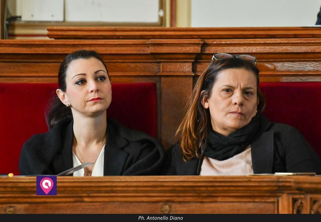 Reggio dimentica le quote rosa. In Consiglio comunale è boom di uomini