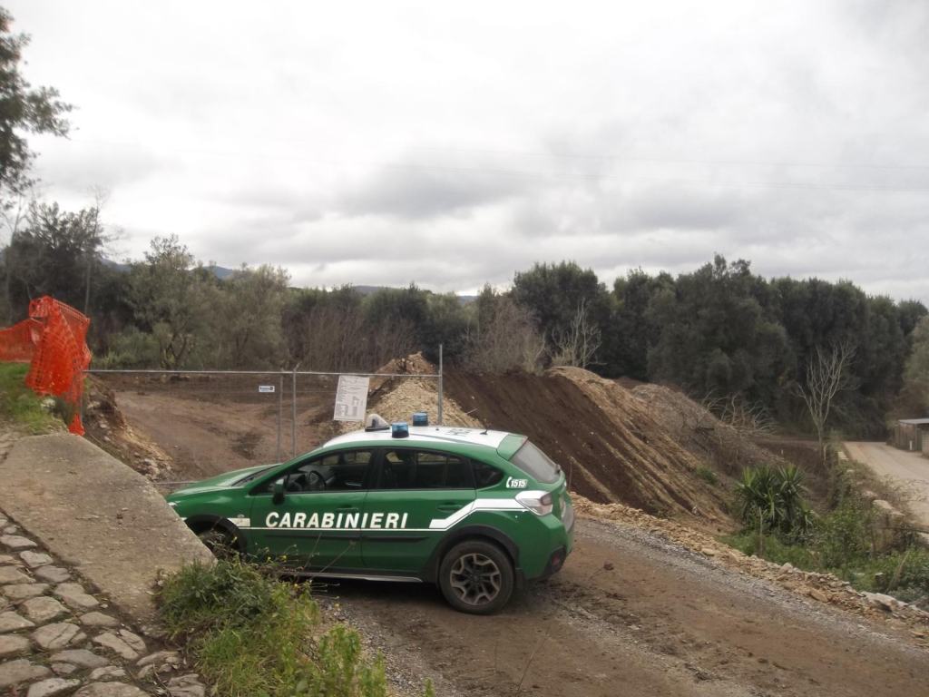 Area agricola trasformata in discarica: 4 denunce in provincia di Reggio