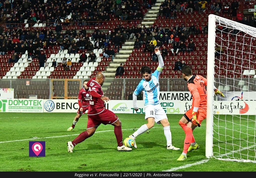 Reggina: nuovo confronto tra calciatori e presidente. I motivi dello stop al ritiro