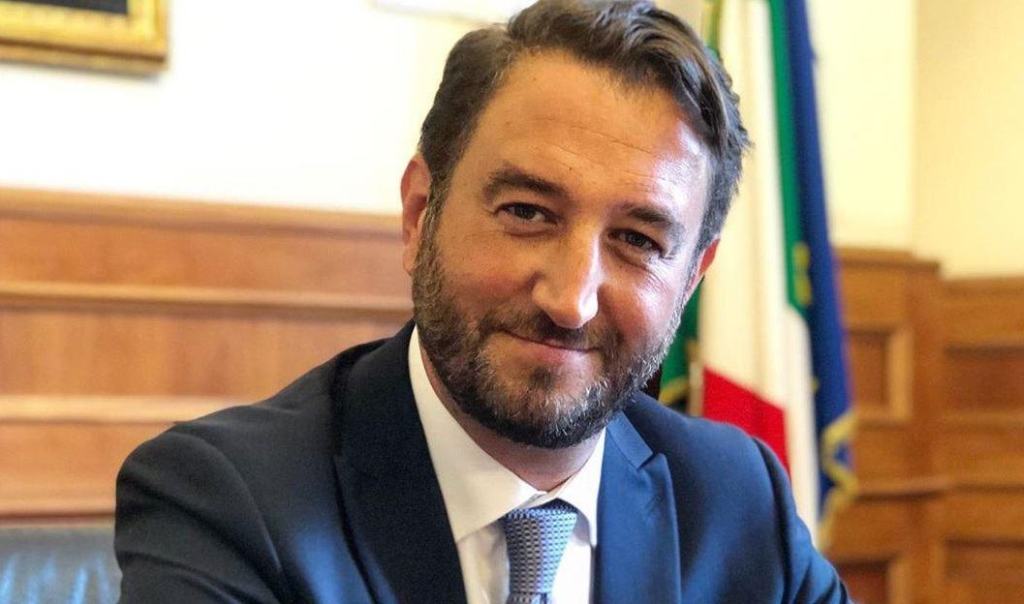 La proposta di Cancelleri per aiutare i ‘piccoli’ aeroporti: c’è anche Reggio