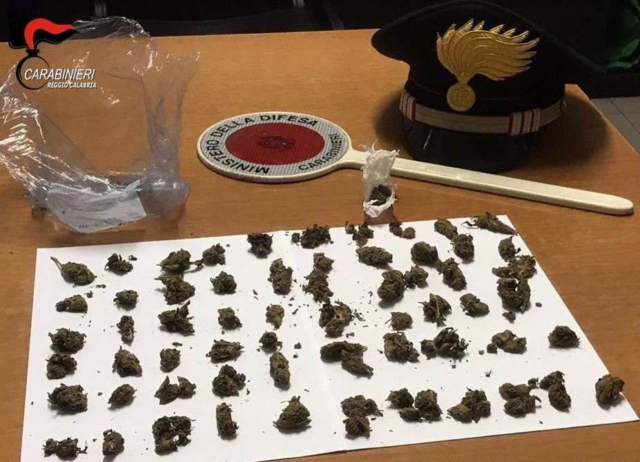 Reggio, in auto con 61 dosi di marijuana: arrestati tre ragazzi