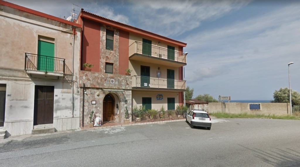 Villa San Giovanni, spara contro i suoi fratelli e ne uccide uno