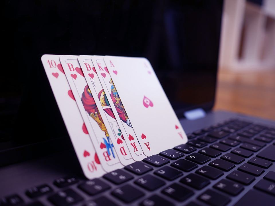 Gli italiani si sono buttati sul gioco online negli ultimi mesi, ma durerà?