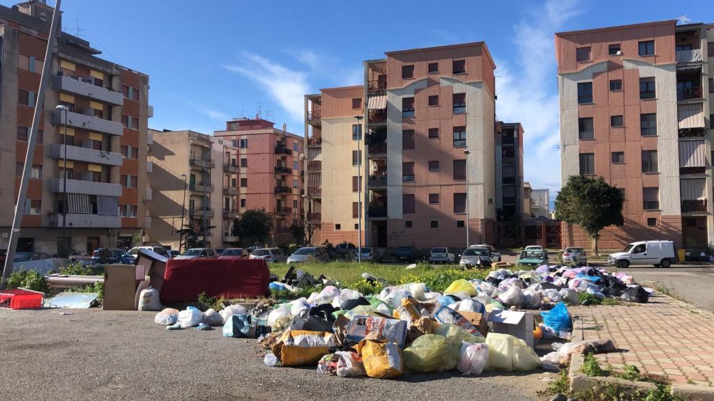 Reggio, emergenza rifiuti: arriva l’ultima proroga per il passaggio da Avr a Castore