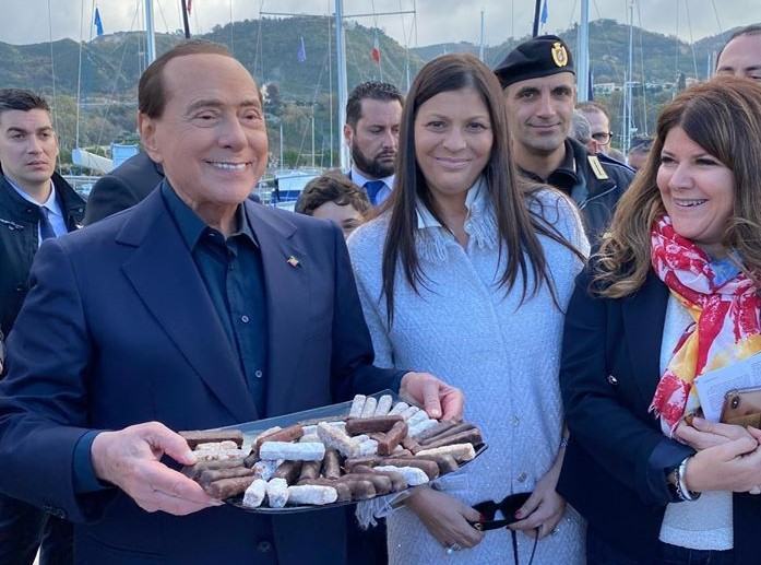 Calabria, ‘chi arriva, ritorna’: Santelli invita a pranzo Fontana e Bonaccini