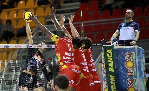 Volley – Prova di forza della Tonno Callipo. Vinto lo scontro diretto con il Sora