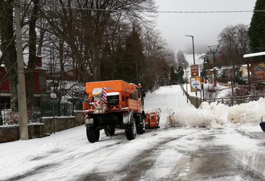 Gambarie, arriva la prima neve. Il sindaco Malara: ‘Teniamo le dita incrociate’ – FOTO