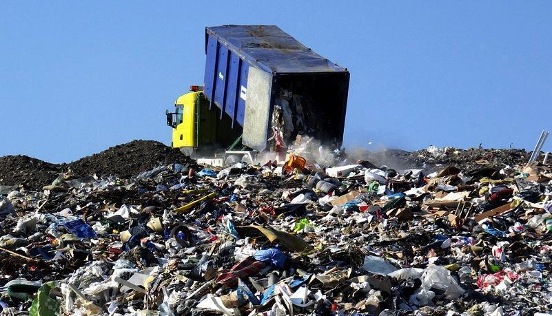 Emergenza rifiuti, l’ordinanza di Spirlì: individuata discarica di Crotone
