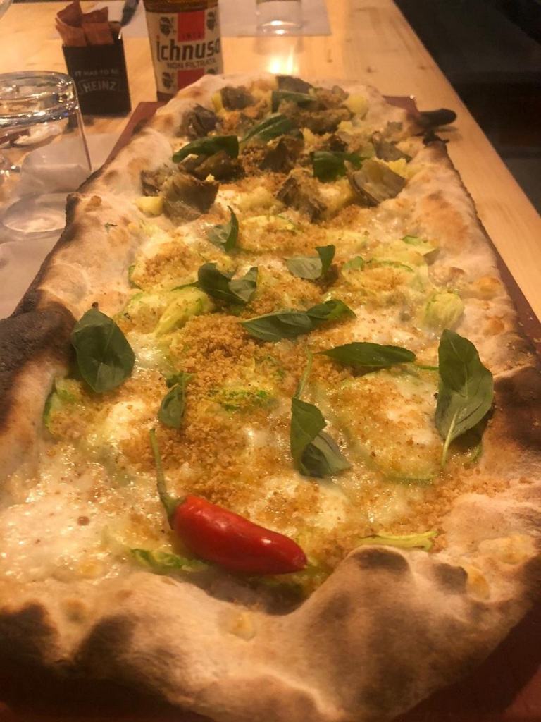 Come nasce la pizza dell’Hostaria dei Campi
