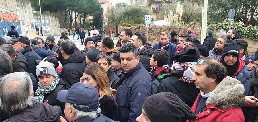 Vibonese-Reggina: tifosi amaranto in fila al Luigi Razza (foto)