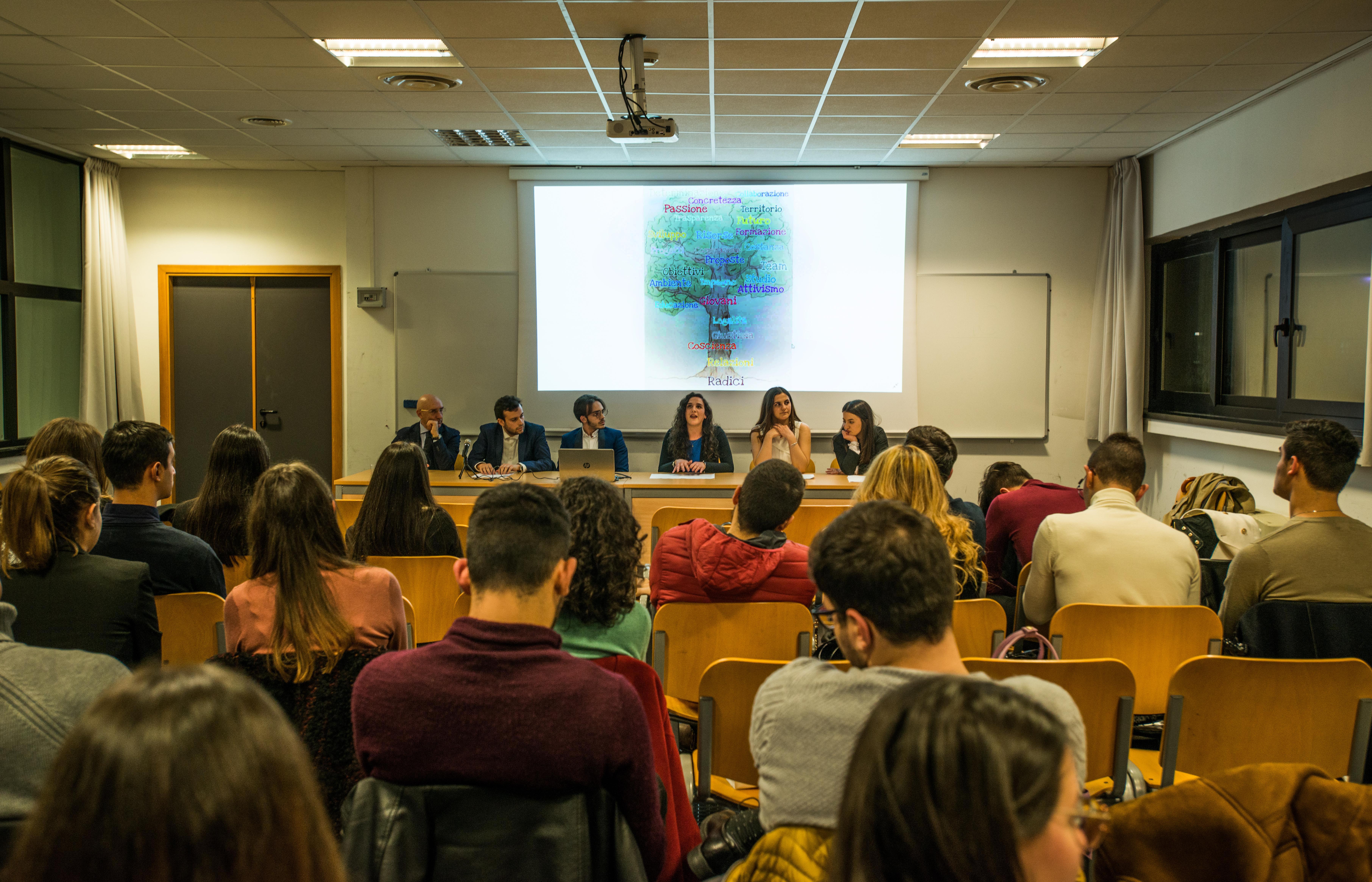 Reggio, nasce l’associazione culturale studentesca A.G.O.R.À