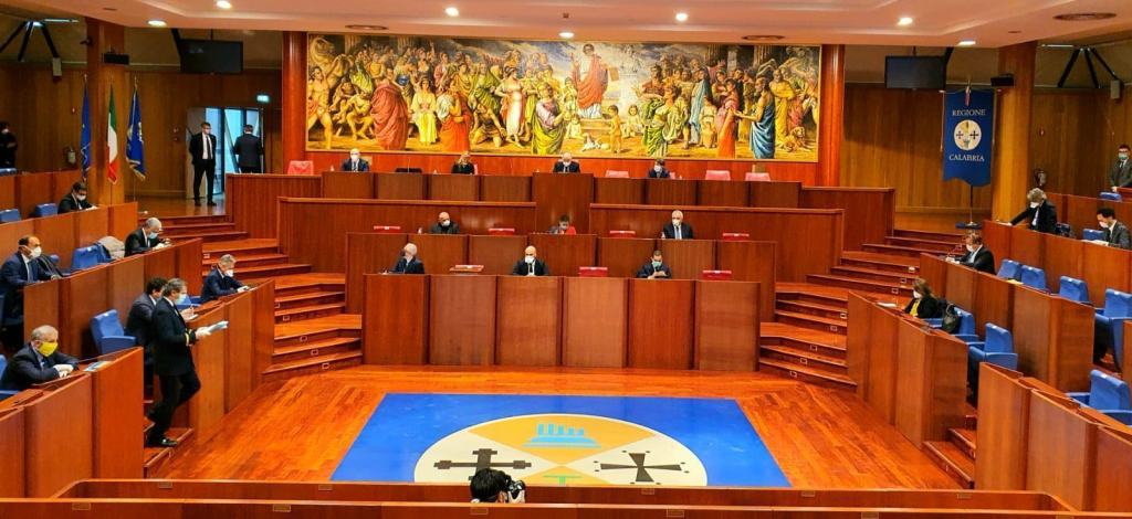 Regione Calabria, l’informativa della Santelli segna l’avvio dell’XI legislatura