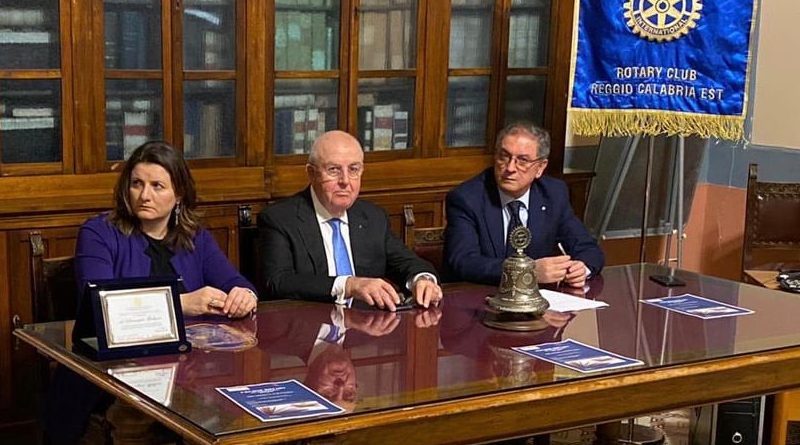 Melito, Rotary Reggio Est dona 150 mascherine ai comandi delle Forze dell’Ordine