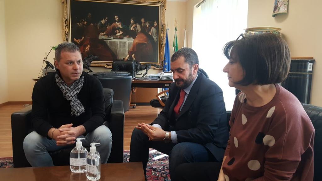 Calabria, gli studenti di chimica riproducono l’Amuchina e la distribuiscono gratuitamente