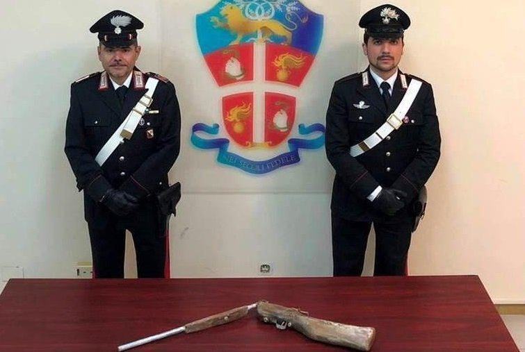 Uccide un cane e lo getta in un burrone. Arrestato dai Carabinieri