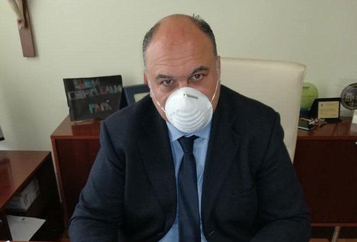 Rientra in Calabria e risulta positivo al tampone. Il sindaco di Locri: ‘Il pericolo non è finito’