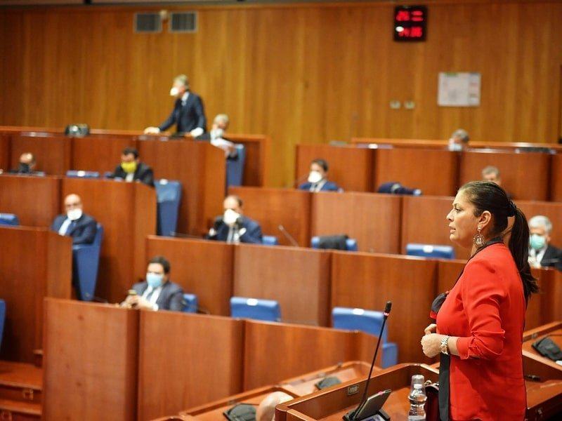 Calabria, Santelli in consiglio: ‘Impariamo dagli errori e costruiamo una terra migliore’