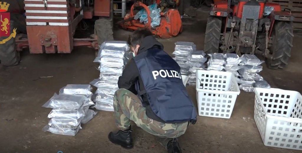 Sequestrati 537 kg di cocaina. Arrestato il giovane Molè Rocco
