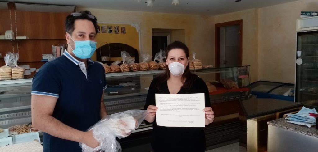 Mascherine monouso in dono agli abitanti di San Roberto
