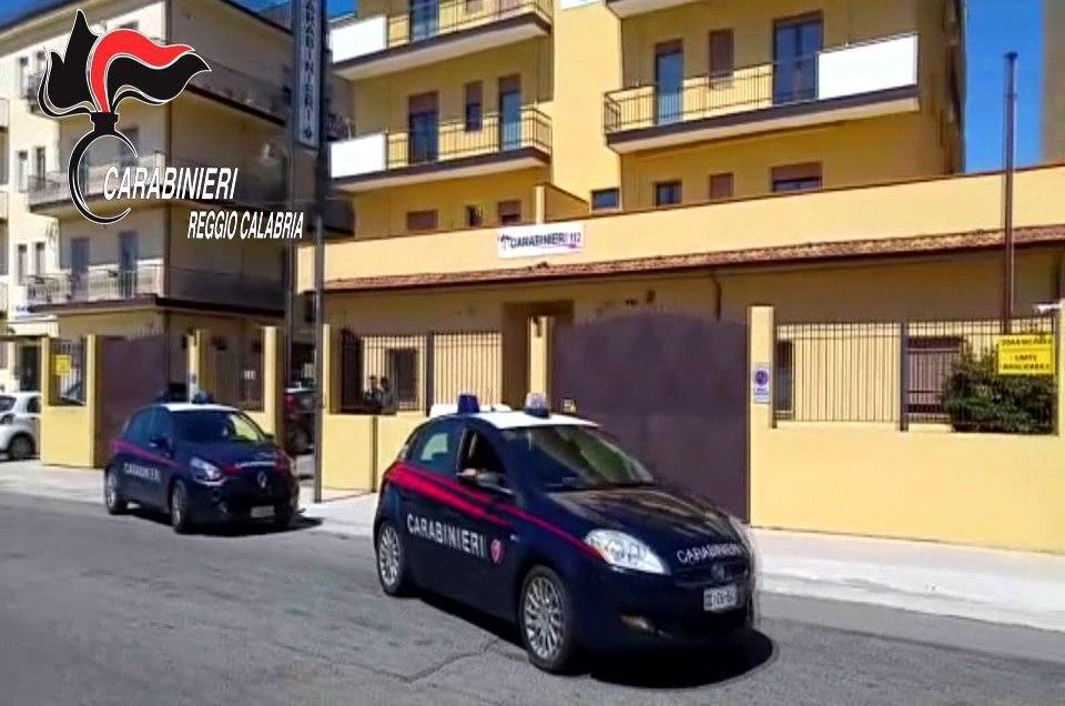 Scappa con una valigia in mano: arrestato 21enne per furto aggravato