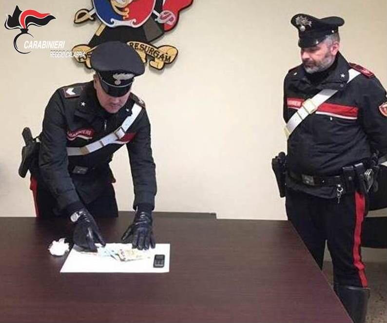 Arrestato 51enne nel reggino per detenzione di cocaina. E giustifica l’uscita per comprare droga