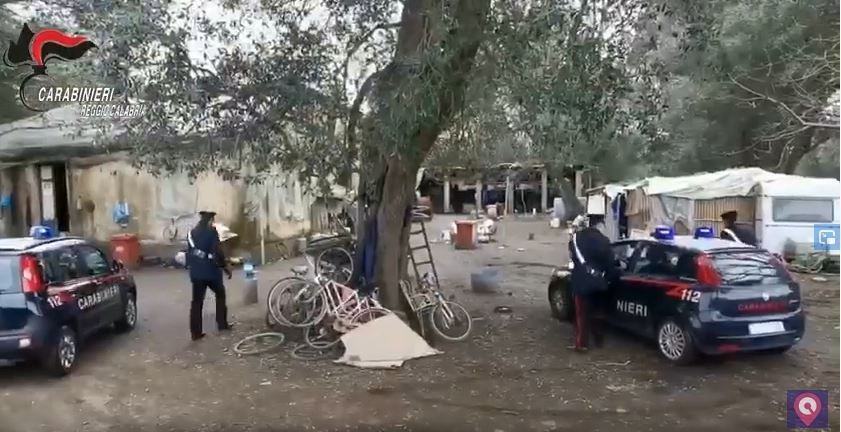 Violento litigio tra extracomunitari in provincia di Reggio: un arresto
