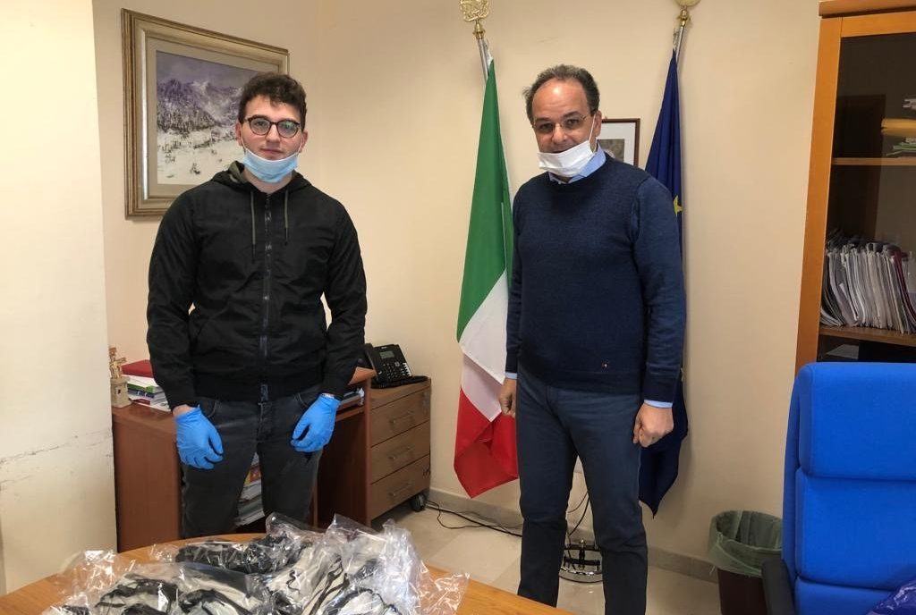 A Chiaravalle e Soverato arrivano oltre 500 mascherine da parte dei Leo Club
