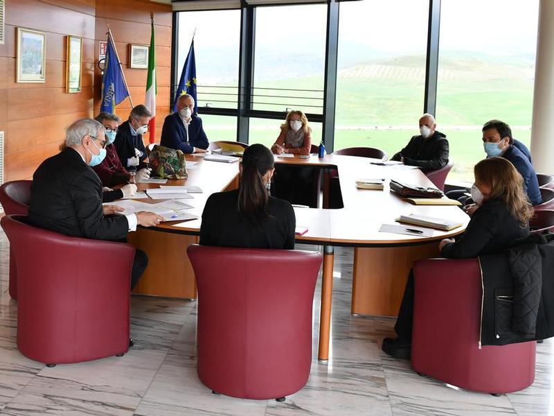 Riparti Calabria, fondi per famiglie e studenti. Santelli: ‘Siamo la regione pilota’