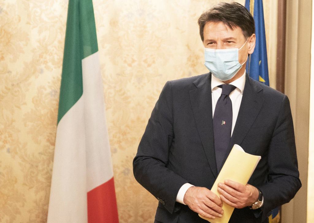 Fase 2, Conte: “Non è un ‘libera tutti’, siamo ancora in piena pandemia”