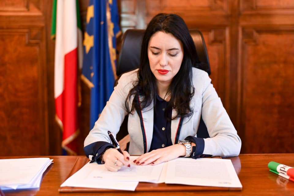 Decreto Ristori: 3,5 milioni alla Calabria per la didattica digitale