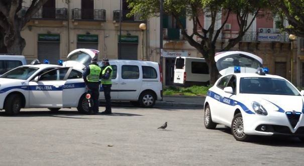 Reggio, parcheggi abusivi: utilizzava il pass disabili del marito defunto