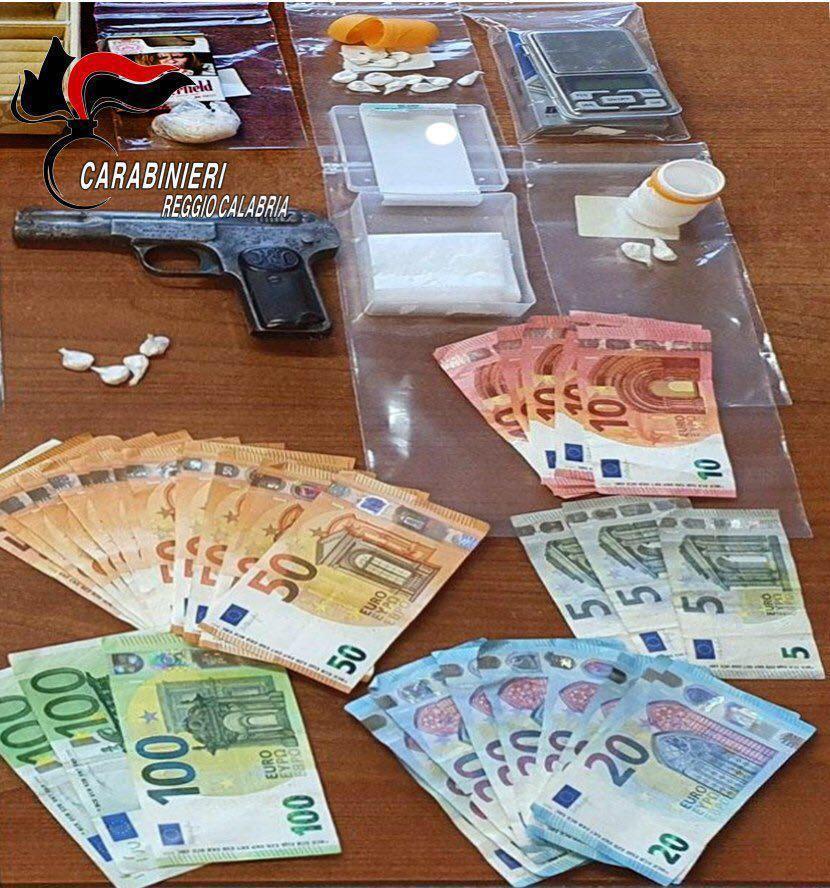 Reggio – Deteneva cocaina e una pistola, arrestato dai Carabinieri