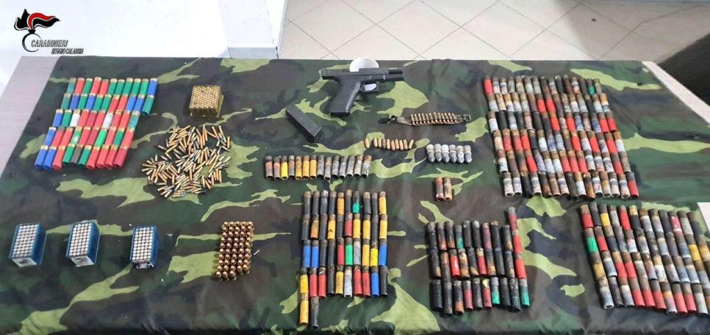 Rinvenuto un bunker con armi e munizioni in provincia di Reggio