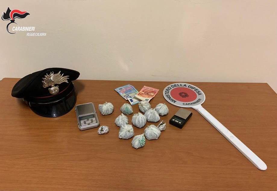 Reggio, arrestato spacciatore 21enne a bordo di una bicicletta elettrica