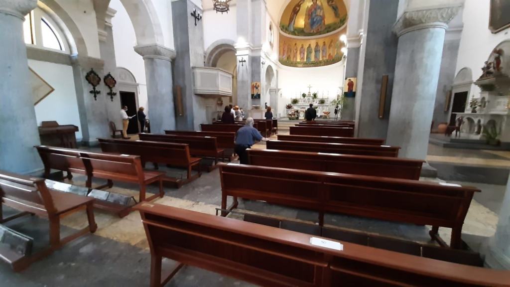 Liturgie e fedeli: niente più distanziamento fra congiunti