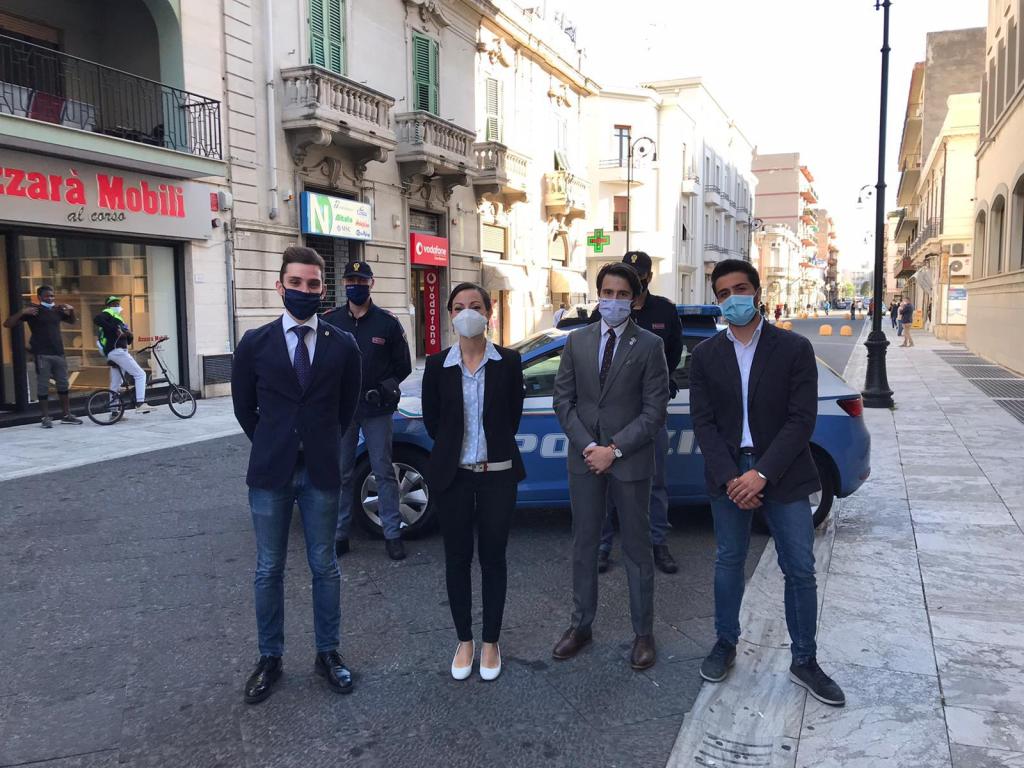 Reggio, nuova donazione alla Questura da parte del Leo Club – FOTO
