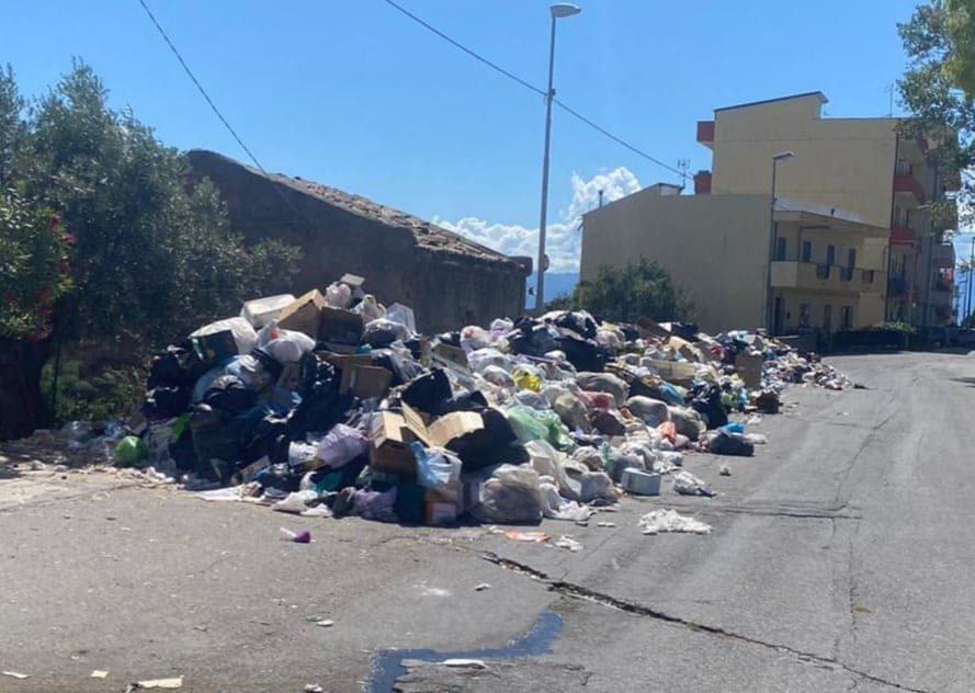 Archi, il Popolo si riunisce contro la mala gestione dei rifiuti
