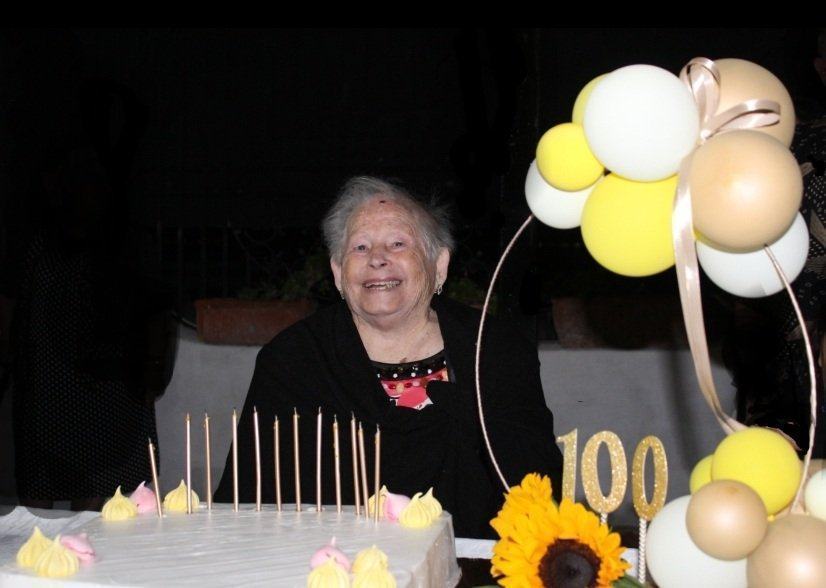 Reggio, festa ed auguri per la centenaria Gina Laganà