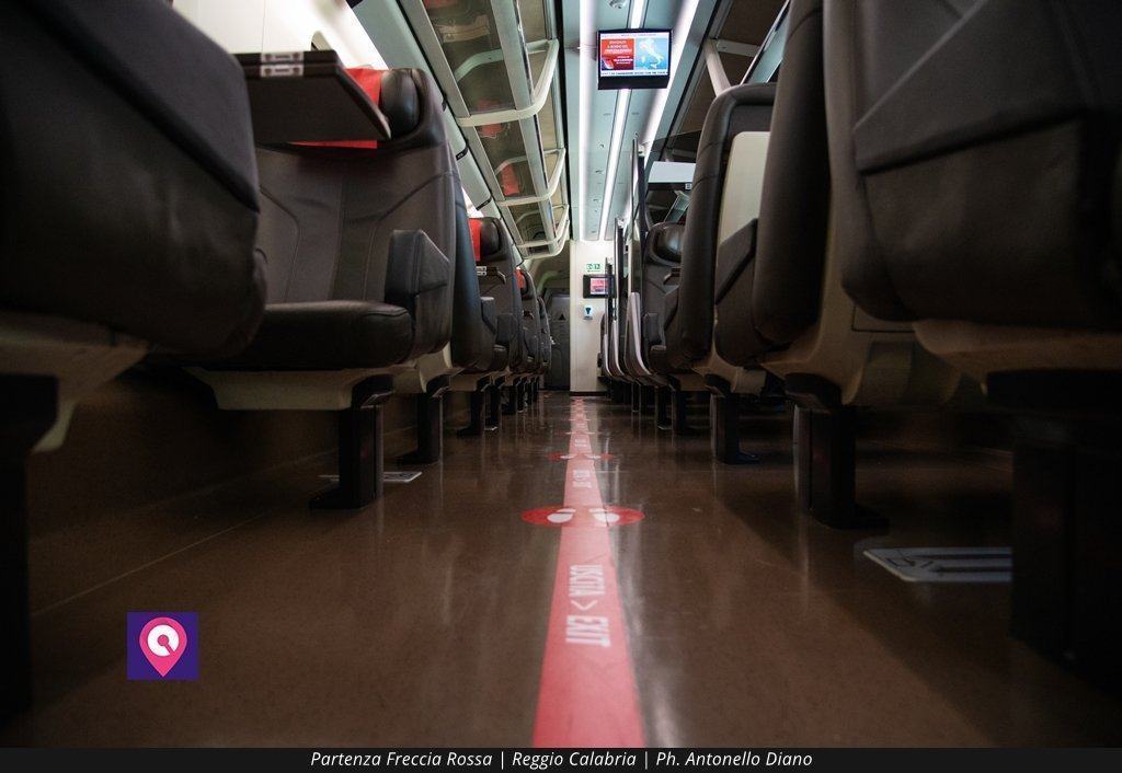 Calabria, treno bloccato per 4 ore in una galleria. Di Natale: ‘Ennesimo disagio’