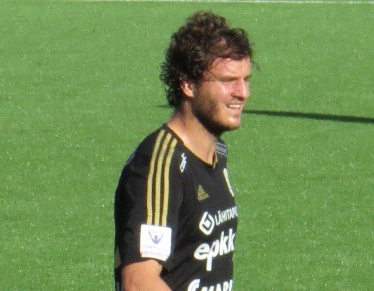 L’ex Reggina Hetemaj, salva un bambino che rischiava di annegare