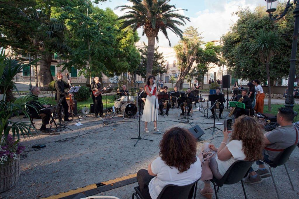 Festa della musica a Reggio: entusiasmo alla Villa comunale per il Derive festival