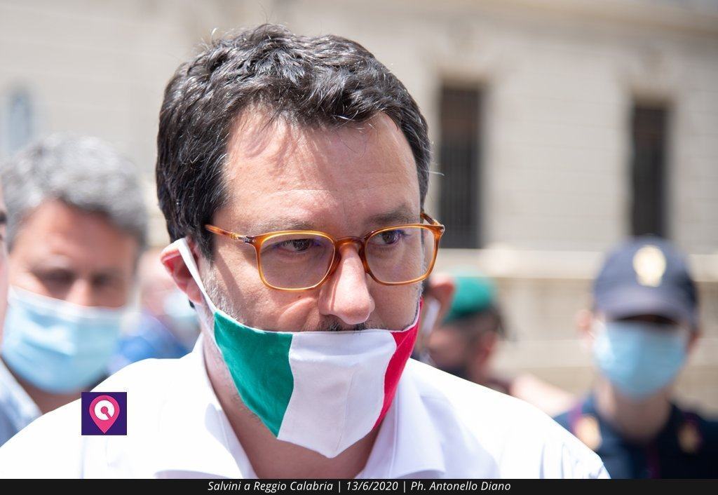 Salvini a muso duro contro De Magistris: ‘Sindaco fallito, Calabria ai calabresi’
