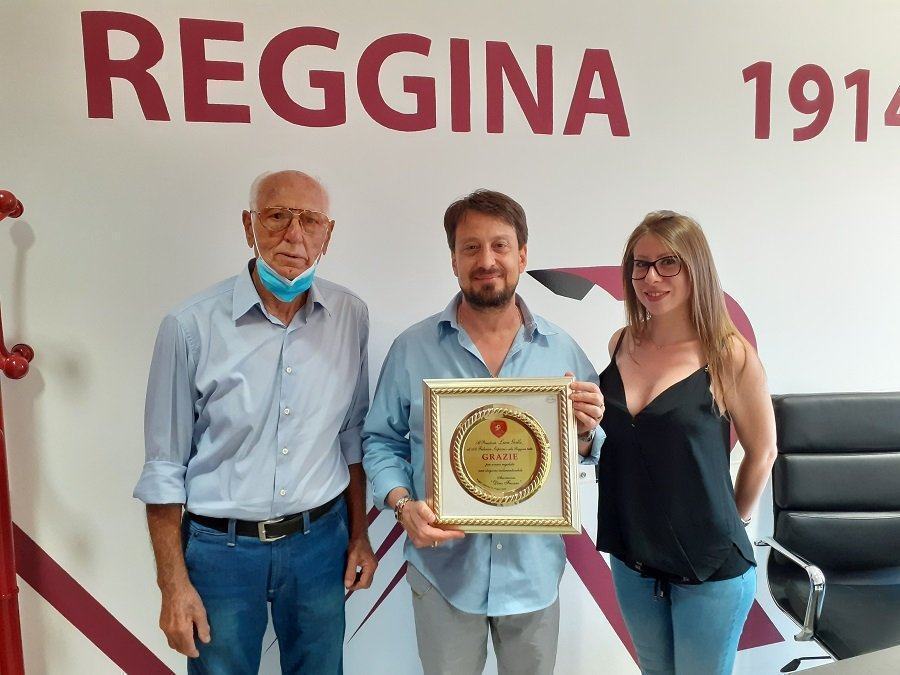Reggina in B: l’Associazione “Dino Favano” premia il presidente Gallo e l’AD Scipioni