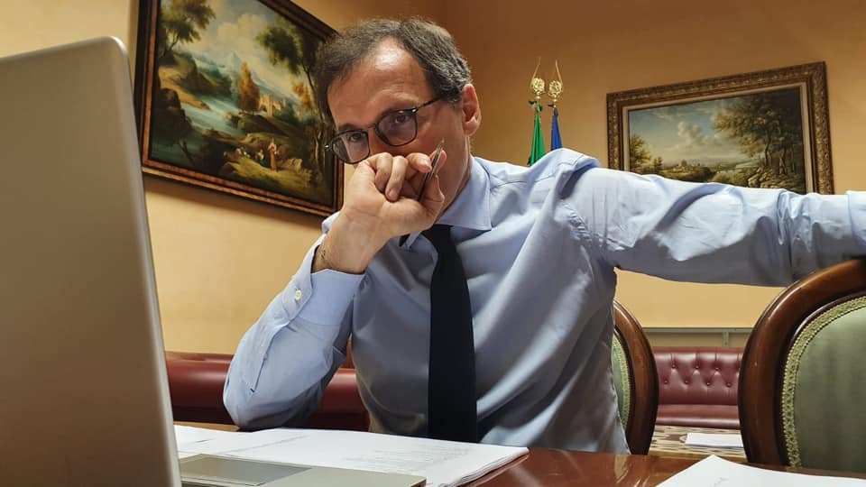 Parità di genere nelle leggi elettorali: il ministro Boccia scrive alle regioni