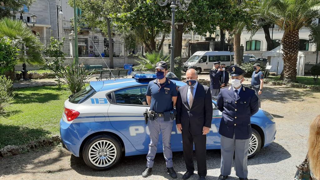 Reggio, si rinnova il parco auto della Polizia: presentate le nuove Giulietta – FOTO