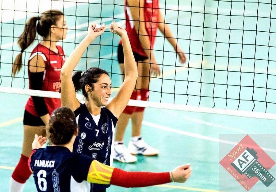 Simona La Rosa è la nuova centrale della Volley Reghion