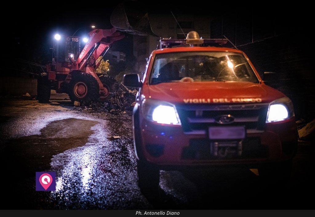 Reggio, salvataggio eroico dei Vigili del Fuoco: uomo strappato alla furia di un torrente