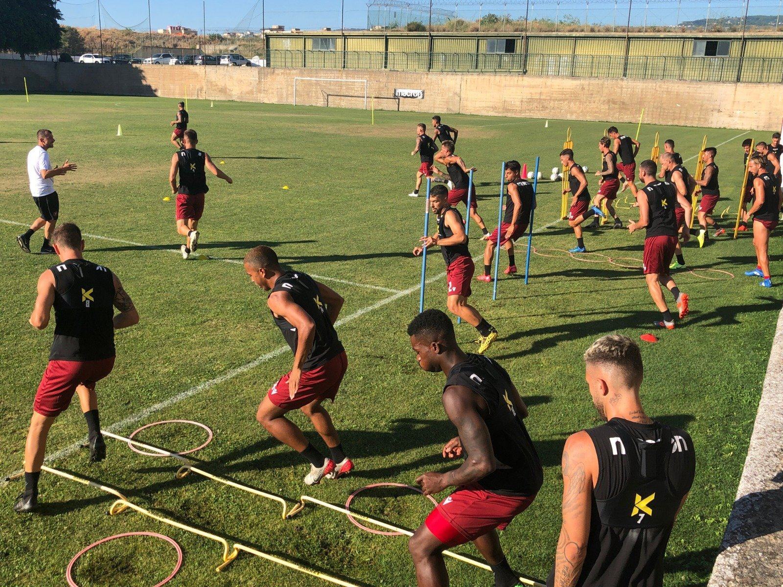 Reggina, prosegue il ritiro al Sant’Agata: oggi palestra e lavoro con la palla