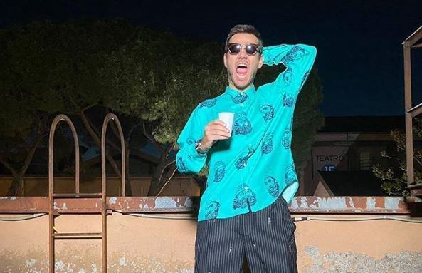 Alessandro Cattelan e la camicia con i Bronzi di Riace – FOTO